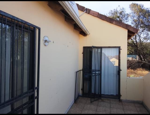 2 BEDROOM FLAT FOR SALE IN MONDEOR